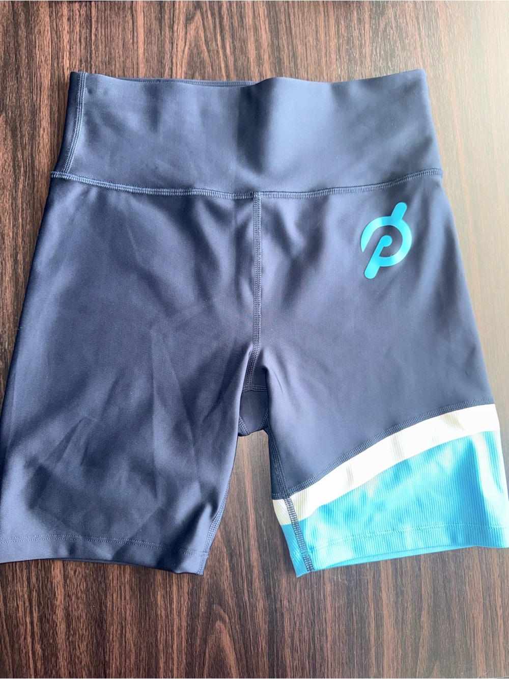 Peloton 2-Piece Set One-Shoulder Sports Bra + 8" Biker Shorts Size S/M - Picture 2 of 13